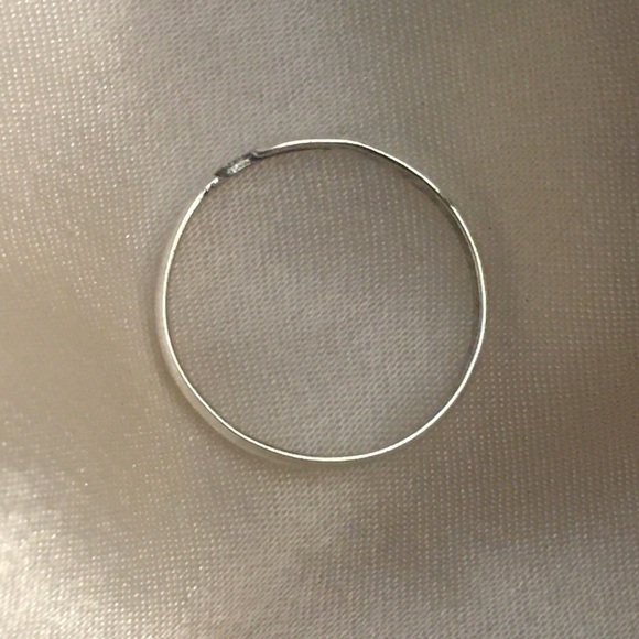 ❤️ 5 for $10 PRICE DROP 
Adjustable Silver Band Ring - Picture 3 of 4